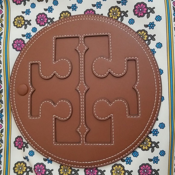 New Tory Burch Ella Printed Tote - Picture 13 of 13